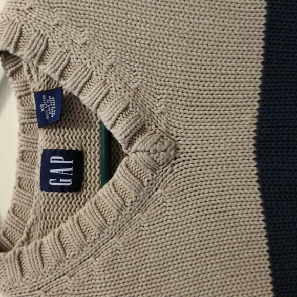 Sweater - Picture 2 of 3